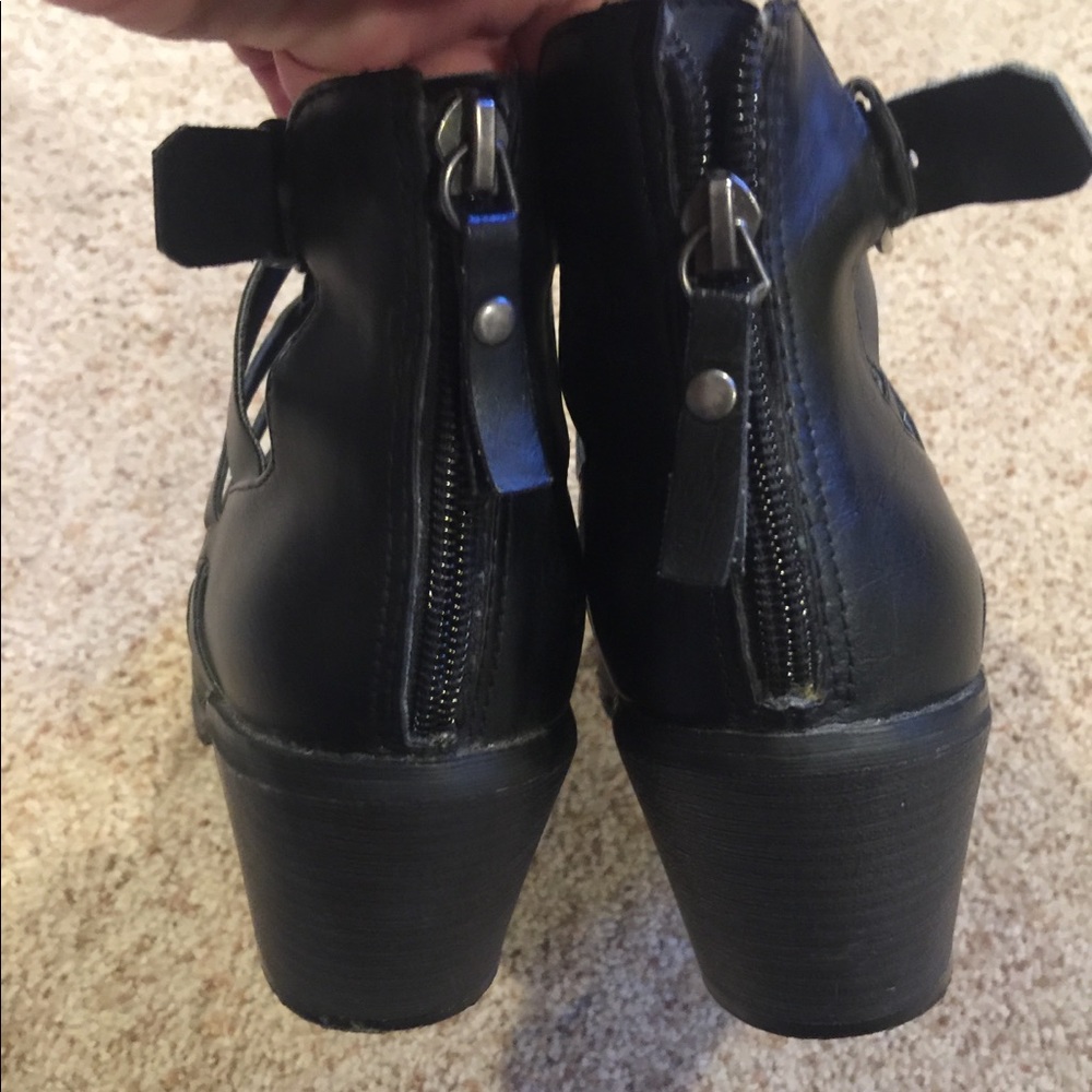 Guess Booties - Picture 6 of 6
